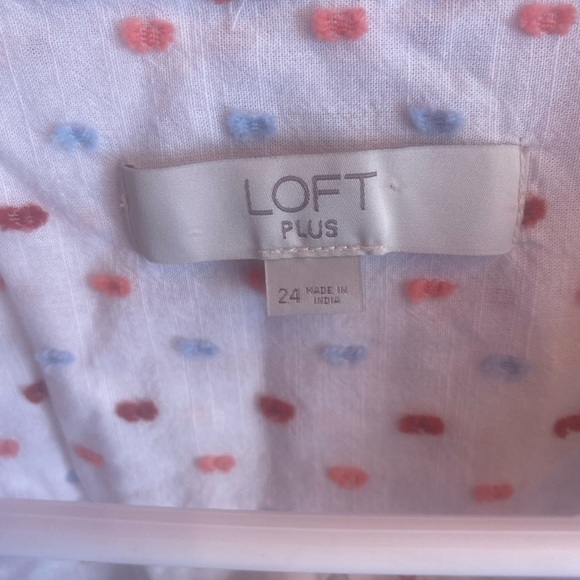 LOFT SWISS KNOT BUTTON DOWN LONG SLEEVE EMBROIDERED LONG SLEEVE SHIRT. - Picture 3 of 5